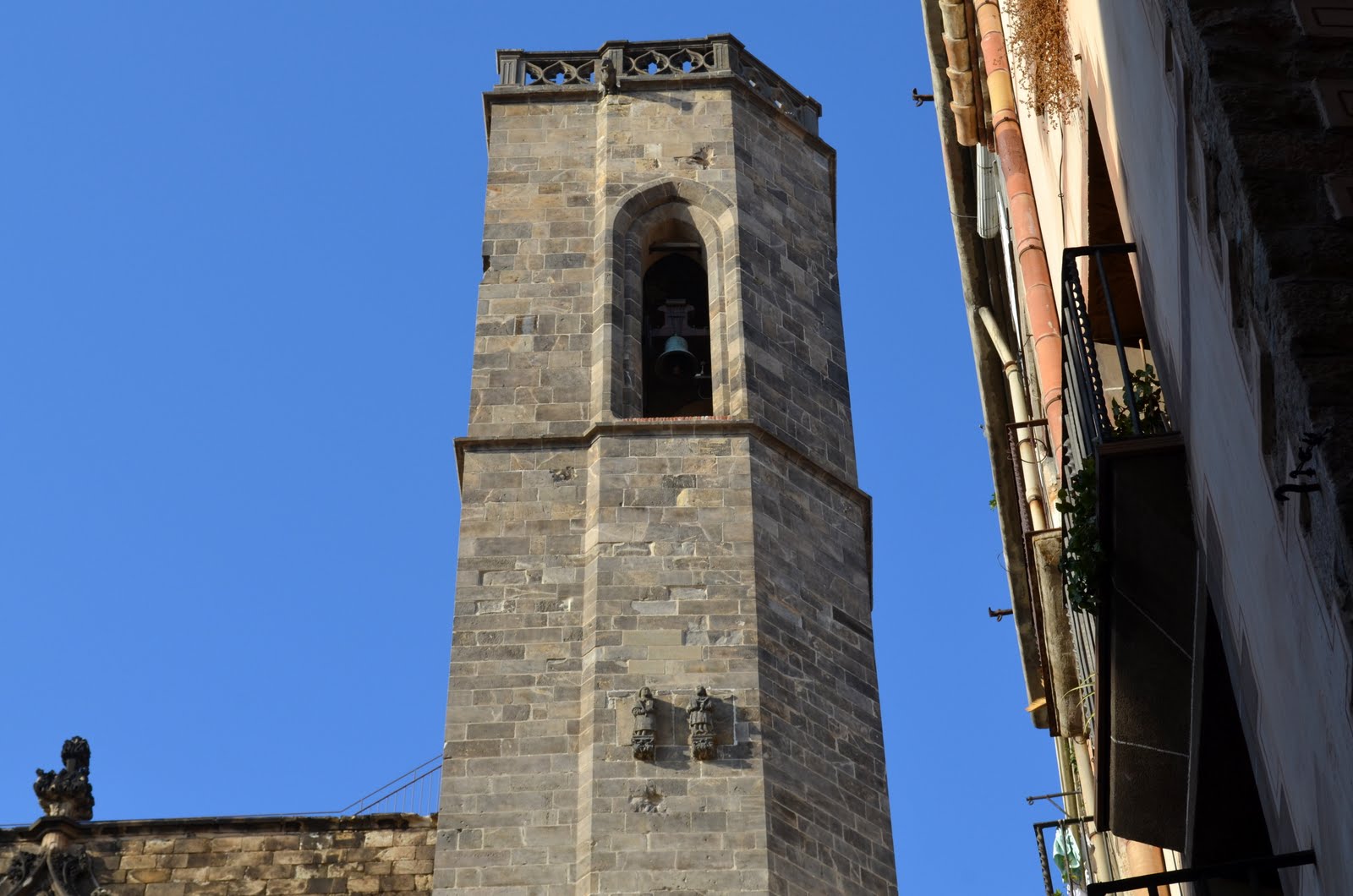 Las Piedras de Barcelona: Sants Just i Pastor